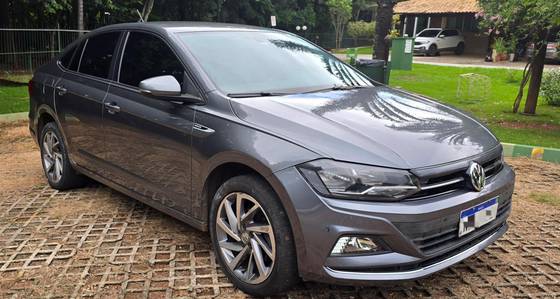 VOLKSWAGEN VIRTUS 1.0 200 TSI HIGHLINE AUTOMÁTICO